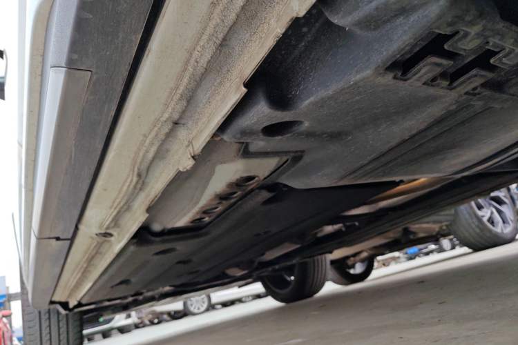 Used Lynk & Co 01 2023 2.0TD Two-Wheel Drive Pro Trim Left Side Sill