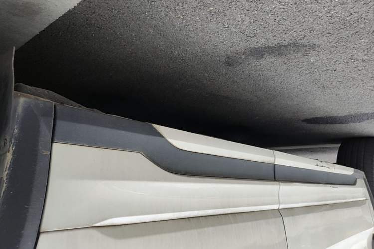 Used Lynk & Co 01 2023 1.5TD EM-F PM Left Side Sill