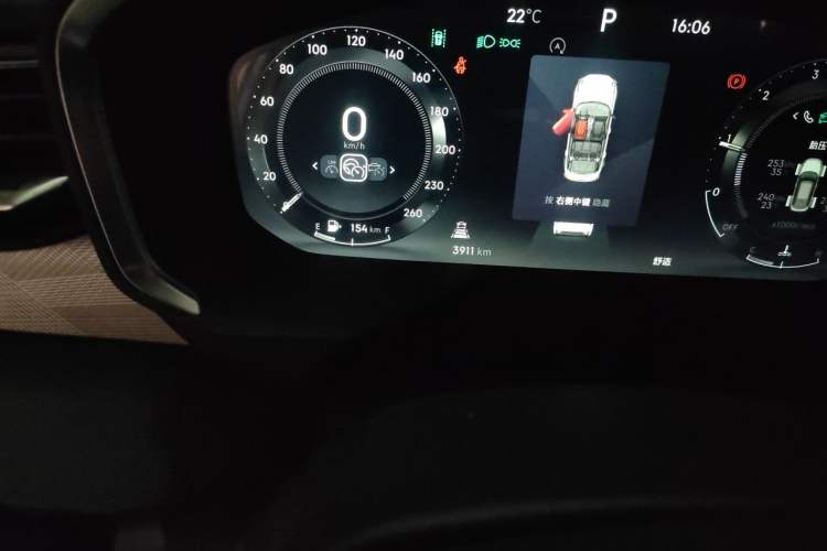 Used Lynk & Co 01 2023 2.0TD Two-Wheel Drive Asian Games Edition Odometer Close Up