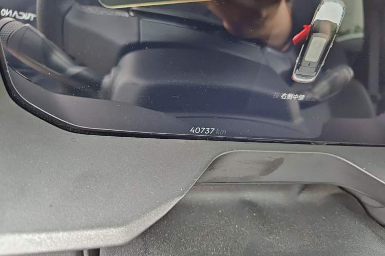 Used Lynk & Co 01 2023 2.0TD Four-Wheel Drive HypeHalo Odometer Close Up