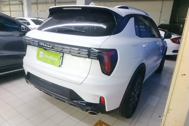Used Lynk & Co 01 2023 2.0TD Two-Wheel Drive Pro Trim Rear Right 45 Deg