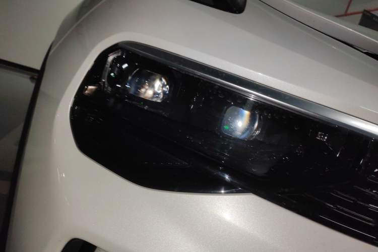 Used Lynk & Co 01 2023 2.0TD Two-Wheel Drive Asian Games Edition Right Front Headlight
