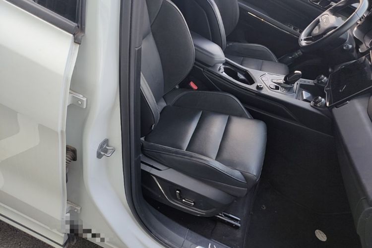 Used Lynk & Co 01 2023 1.5TD EM-F PM Right Front Seat