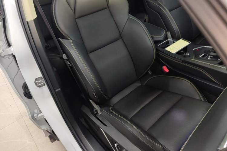Used Lynk & Co 01 2023 2.0TD Two-Wheel Drive Pro Trim Right Front Seat