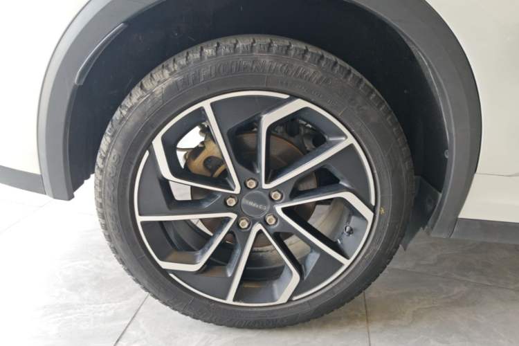 Used Lynk & Co 01 2023 1.5TD EM-F PM Right Rear Wheel Hub