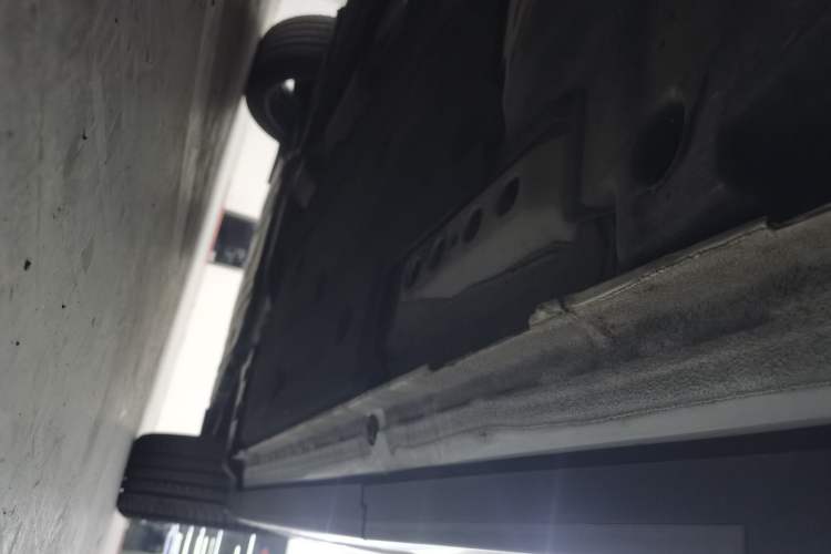 Used Lynk & Co 01 2023 2.0TD Two-Wheel Drive Pro Trim Right Side Sill