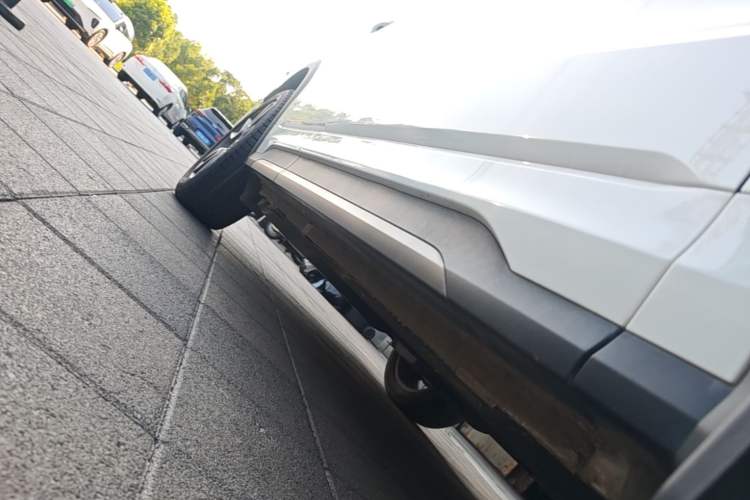 Used Lynk & Co 01 2023 2.0TD Two-Wheel Drive Pro Trim Right Side Sill