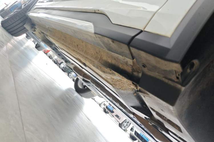 Used Lynk & Co 01 2023 1.5TD EM-F PM Right Side Sill