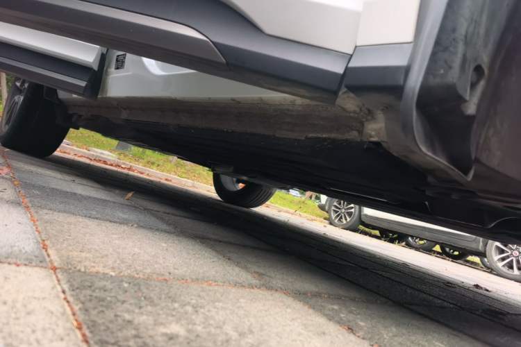 Used Lynk & Co 01 2023 2.0TD Two-Wheel Drive Pro Trim Right Side Sill
