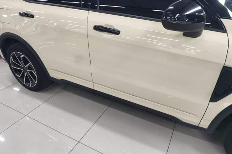 Used Lynk & Co 01 2023 1.5TD EM-F PM Right Side Sill