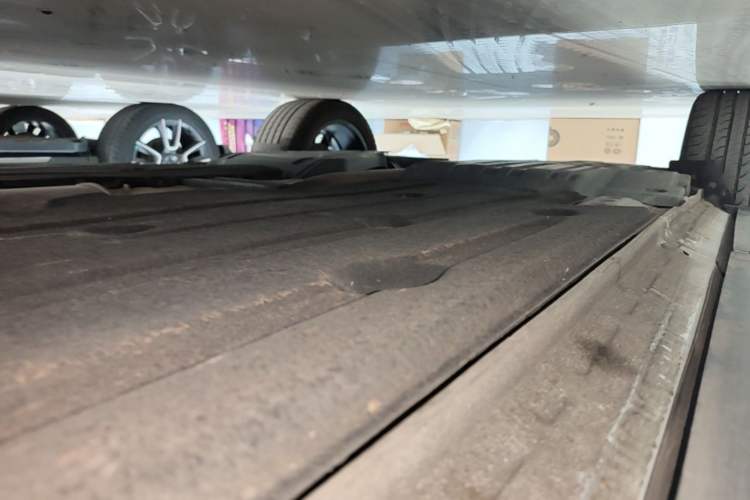 Used Lynk & Co 01 2023 2.0TD Two-Wheel Drive Pro Trim Right Side Sill