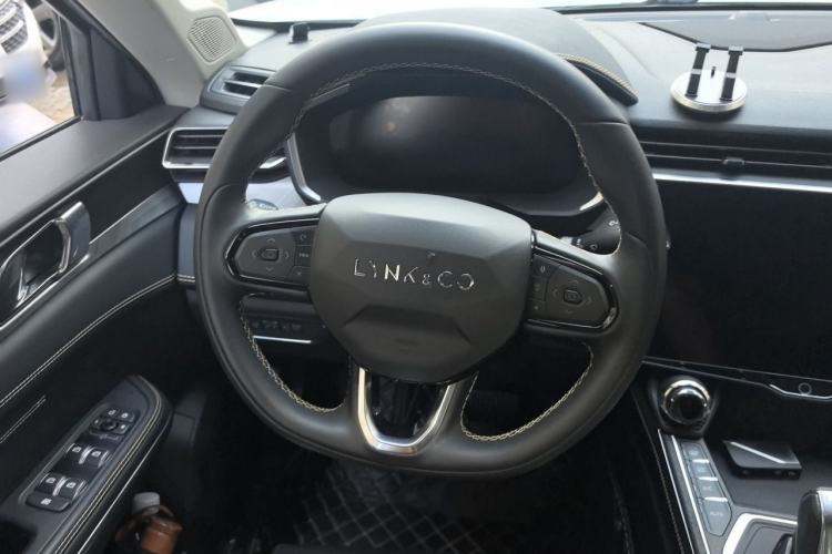 Used Lynk & Co 01 2023 2.0TD Two-Wheel Drive Pro Trim Steering Wheel