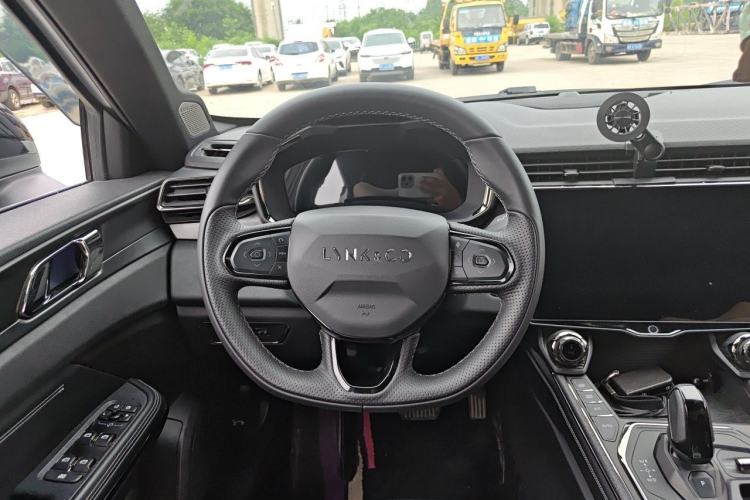 Used Lynk & Co 01 2023 2.0TD Four-Wheel Drive HypeHalo Steering Wheel