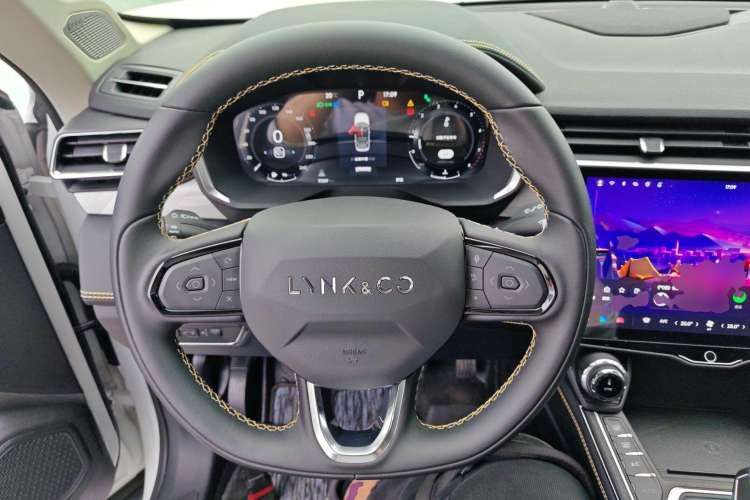 Used Lynk & Co 01 2023 2.0TD Two-Wheel Drive Pro Trim Steering Wheel
