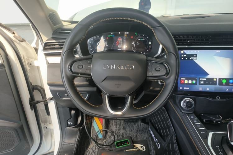 Used Lynk & Co 01 2023 2.0TD Two-Wheel Drive Pro Trim Steering Wheel