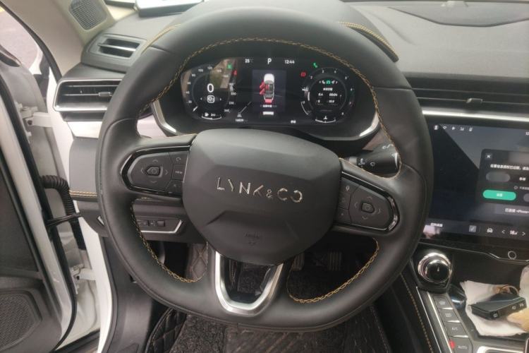 Used Lynk & Co 01 2023 2.0TD Two-Wheel Drive Pro Trim Steering Wheel