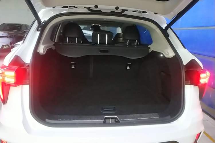 Used Lynk & Co 01 2023 2.0TD Two-Wheel Drive Pro Trim Trunk