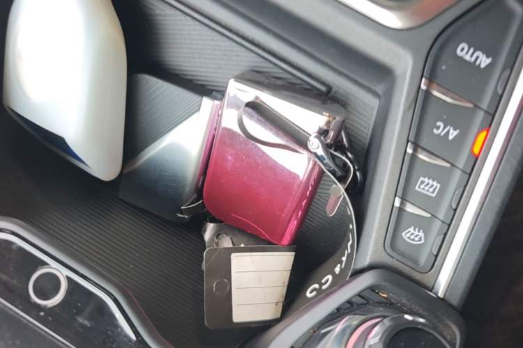Used Lynk & Co 01 2023 2.0TD Two-Wheel Drive Pro Trim Vehicle Key