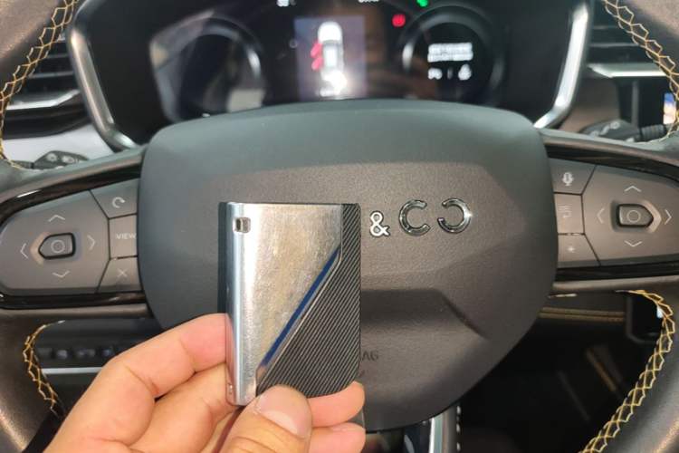 Used Lynk & Co 01 2023 2.0TD Two-Wheel Drive Pro Trim Vehicle Key