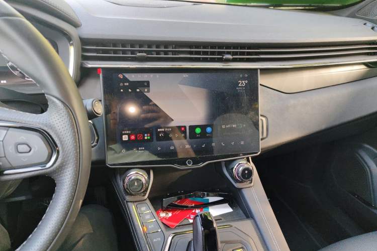 Used Lynk & Co 01 2024 2.0TD Four-Wheel Drive Dark Night Edition Audio And AC Panel