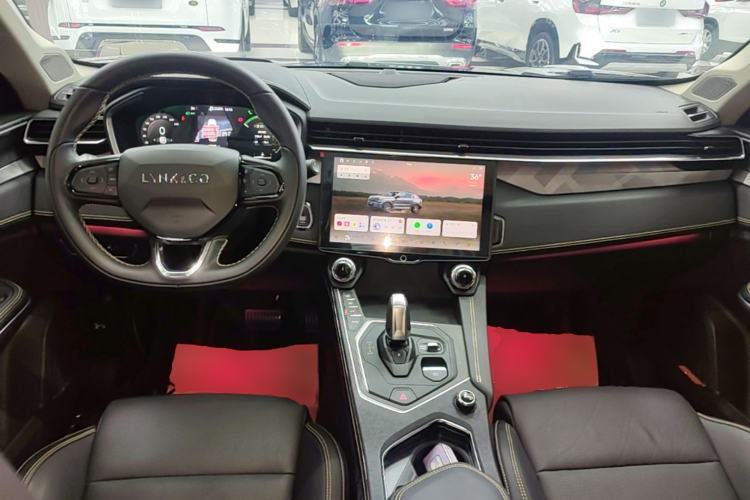 Used Lynk & Co 01 2024 2.0TD Two-Wheel Drive Global Pro Center Console