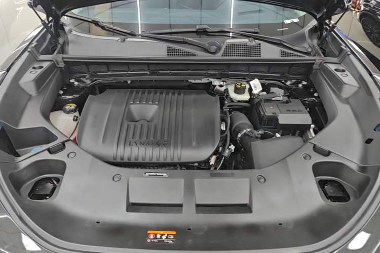 Used Lynk & Co 01 2024 2.0TD Two-Wheel Drive Global Pro Engine Bay