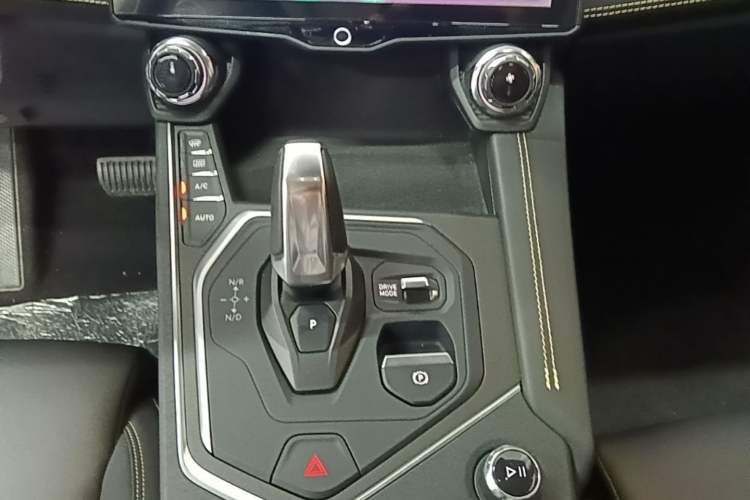 Used Lynk & Co 01 2024 2.0TD Two-Wheel-Drive Global Edition Gear Lever
