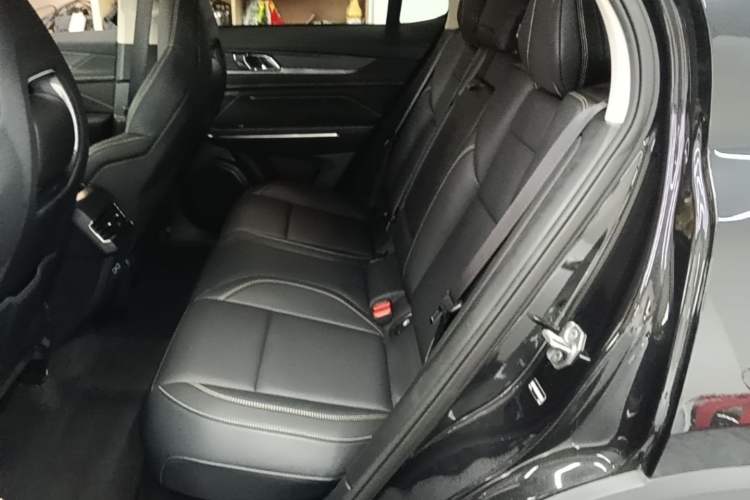 Used Lynk & Co 01 2024 2.0TD Two-Wheel-Drive Global Edition Left Rear Seat