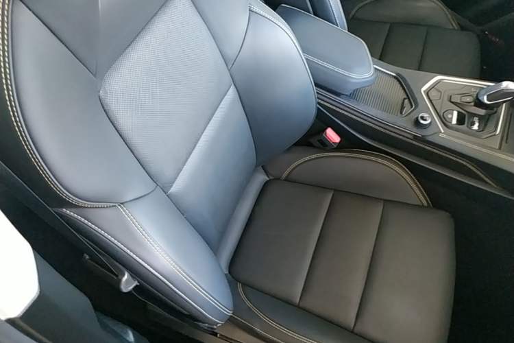 Used Lynk & Co 01 2024 2.0TD Two-Wheel Drive Global Pro Right Front Seat