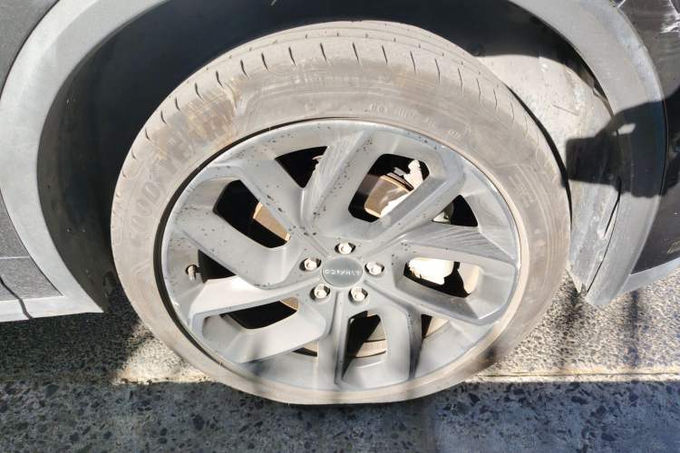 Used Lynk & Co 01 2024 2.0TD Four-Wheel Drive Dark Night Edition Right Front Wheel Hub