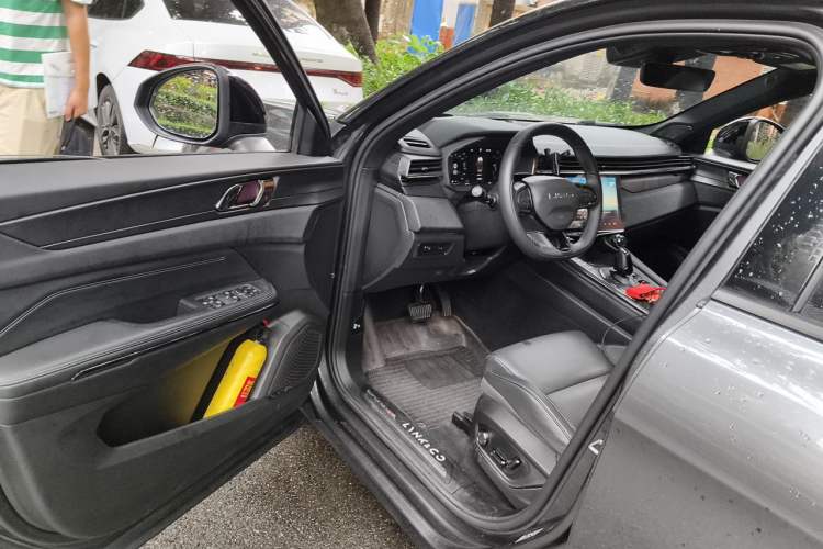 Used Lynk & Co 01 2024 2.0TD Four-Wheel Drive Sporty Halo Driver Seat