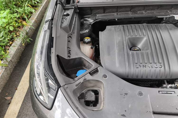 Used Lynk & Co 01 2024 2.0TD Four-Wheel Drive Sporty Halo Engine Bay Right