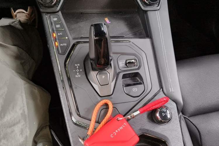 Used Lynk & Co 01 2024 2.0TD Four-Wheel Drive Sporty Halo Gear Lever