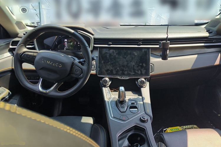 Used Lynk & Co 01 2024 2.0TD Two-Wheel Drive Global Pro Center Console
