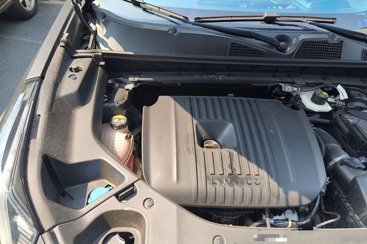 Used Lynk & Co 01 2024 2.0TD Two-Wheel Drive Global Pro Engine Bay Right
