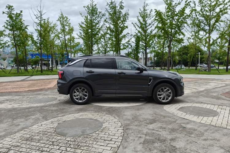 Used Lynk & Co 01 2024 2.0TD Two-Wheel-Drive Global Edition Exterior 11