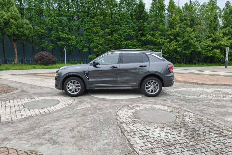 Used Lynk & Co 01 2024 2.0TD Two-Wheel-Drive Global Edition Exterior 8