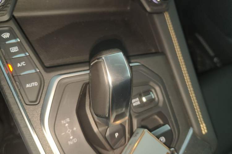 Used Lynk & Co 01 2024 2.0TD Two-Wheel-Drive Global Edition Gear Lever