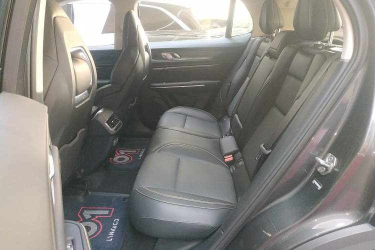 Used Lynk & Co 01 2024 2.0TD Two-Wheel Drive Global Pro Interior 4