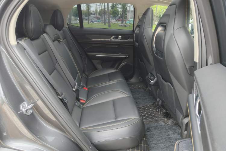 Used Lynk & Co 01 2024 2.0TD Two-Wheel-Drive Global Edition Interior 5