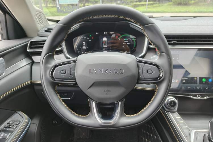Used Lynk & Co 01 2024 2.0TD Two-Wheel-Drive Global Edition Interior 9