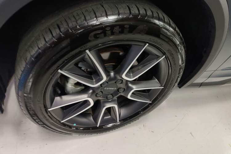 Used Lynk & Co 01 2024 2.0TD Two-Wheel-Drive Global Edition Left Front Wheel Hub
