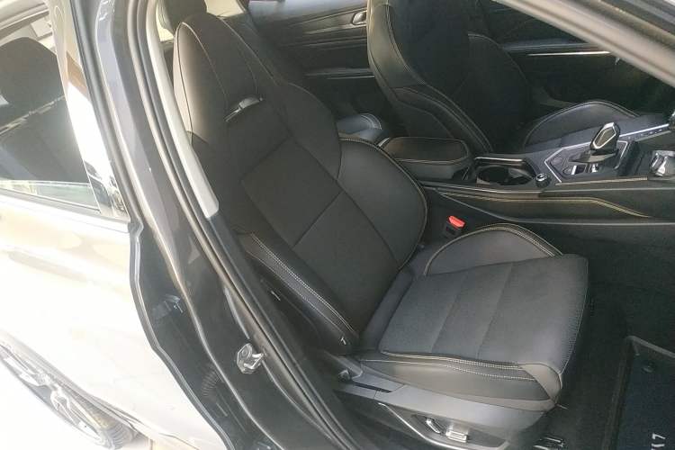 Used Lynk & Co 01 2024 2.0TD Two-Wheel Drive Global Pro Right Front Seat
