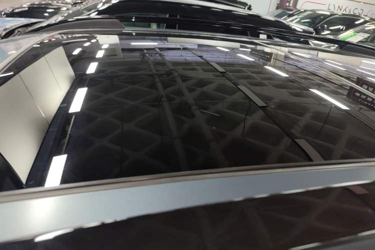 Used Lynk & Co 01 2024 2.0TD Two-Wheel-Drive Global Edition Roof
