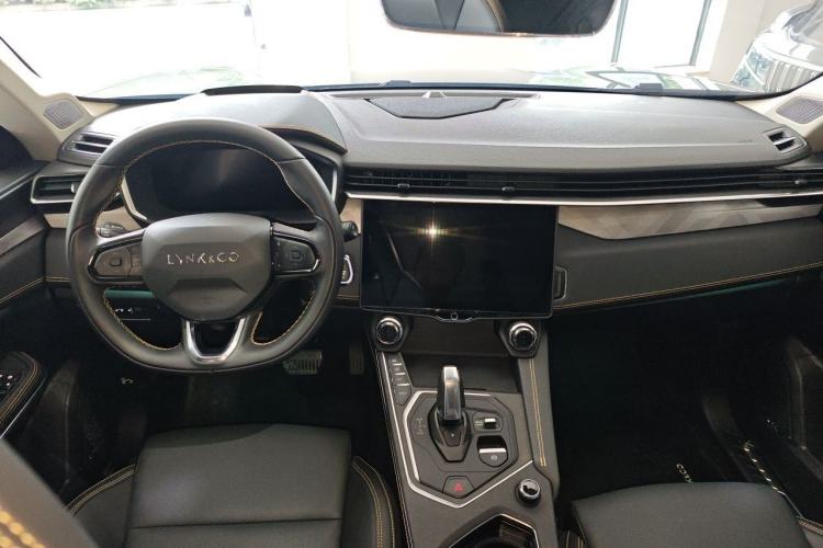 Used Lynk & Co 01 2024 2.0TD Two-Wheel Drive Global Pro Center Console