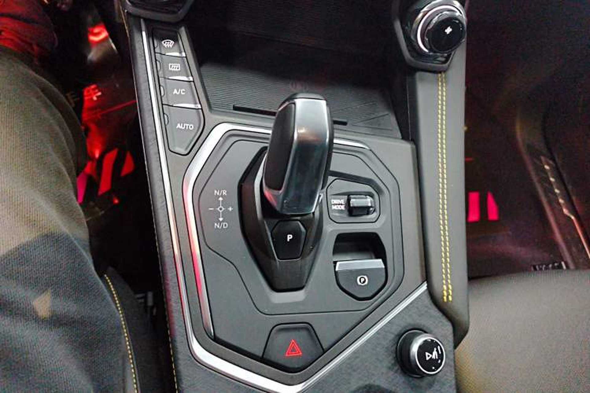 Used Lynk & Co 01 2024 2.0TD Two-Wheel Drive Global Pro Gear Lever