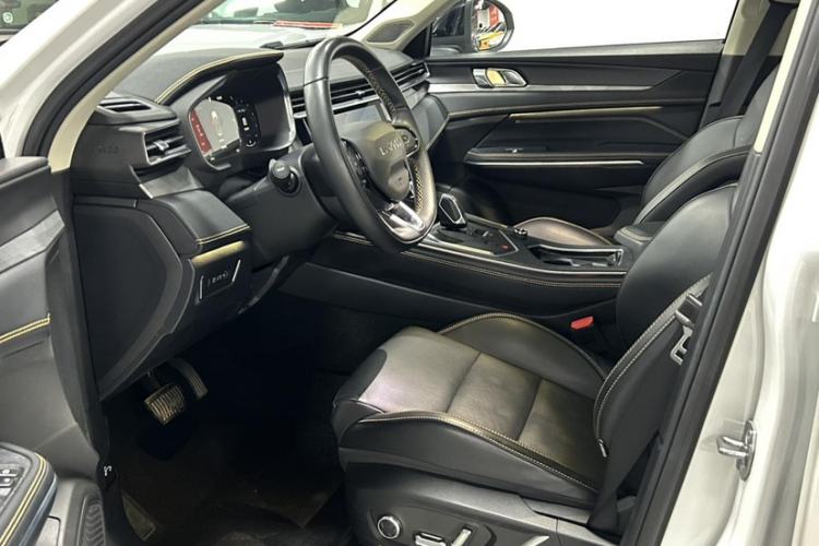 Used Lynk & Co 01 2024 2.0TD Two-Wheel Drive Global Pro Interior 5