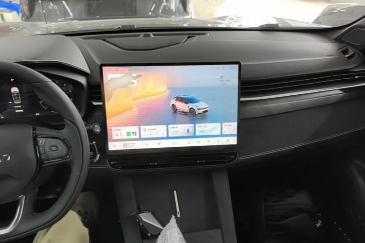 Used Lynk & Co 01 2025 2.0TD Two-Wheel Drive Refreshed Pro Version Center Console