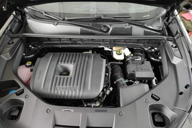 Used Lynk & Co 01 2025 2.0TD Two-Wheel Drive Refreshed Pro Version Engine Bay