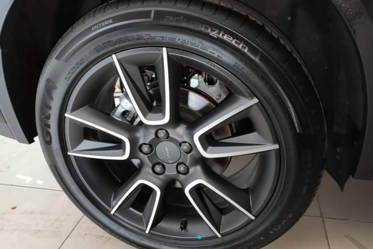 Used Lynk & Co 01 2025 2.0TD Two-Wheel Drive Refreshed Pro Version Right Rear Wheel Hub